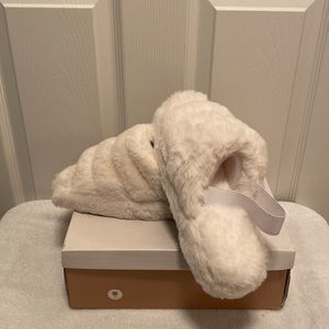 Brand New Miss Morei Ivory Open Toe Slippers…size 10